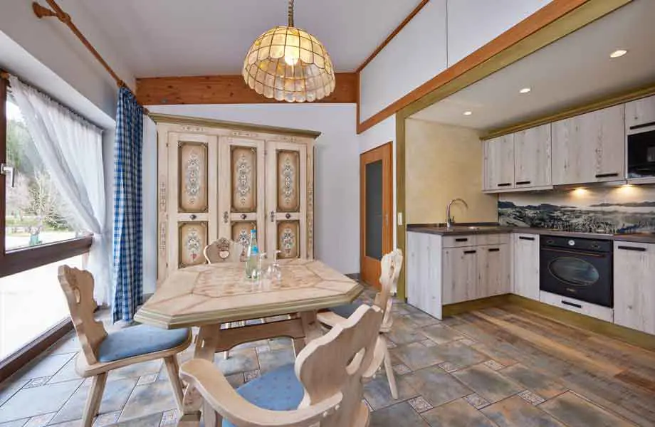 Ferienappartments Kuche und Essbereich