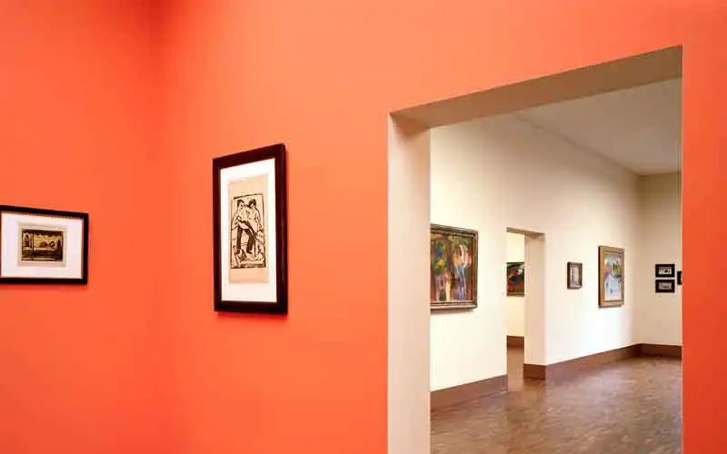 Franz Marc Museum Ausstellungsraum mit Gemälden