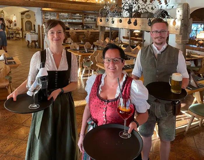 Camping-Tennsee-Garmisch-Restaurant-Bedienung